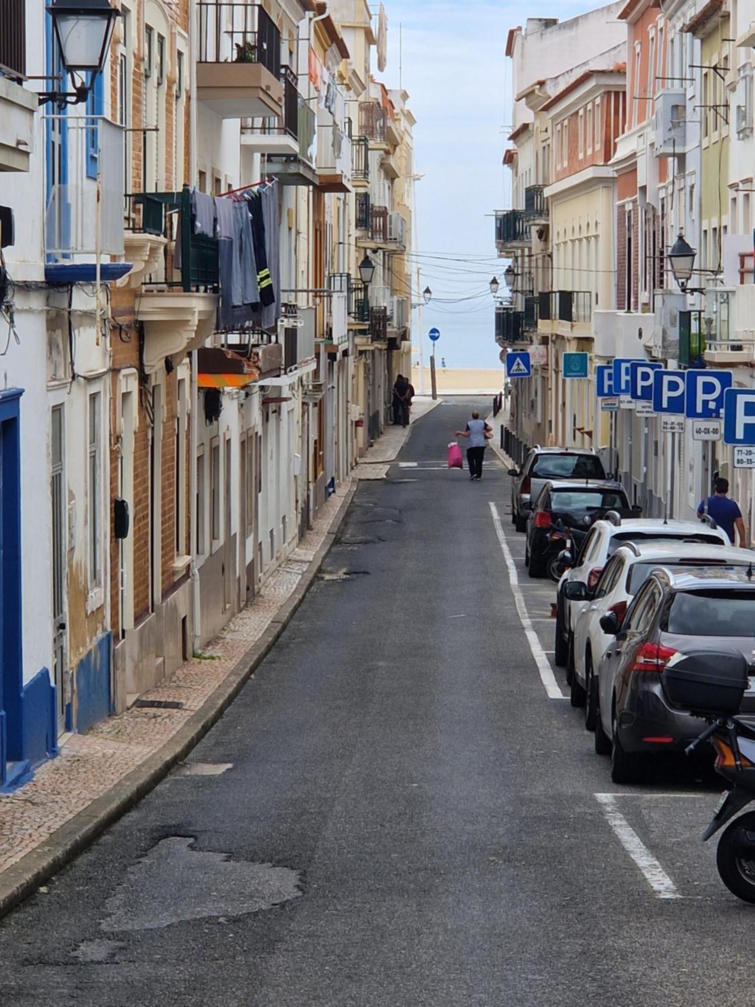 Marilaura'S Beach House Nazaré Exterior photo
